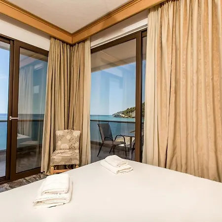 Halkidiki Greek Pride Seafront מלון 4*