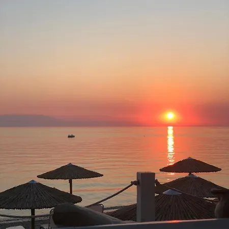 Halkidiki Greek Pride Seafront מלון