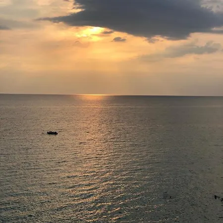מלון Halkidiki Greek Pride Seafront