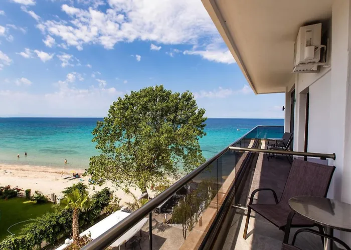 Halkidiki Greek Pride Seafront מלון