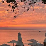 Halkidiki Greek Pride Seafront فندق